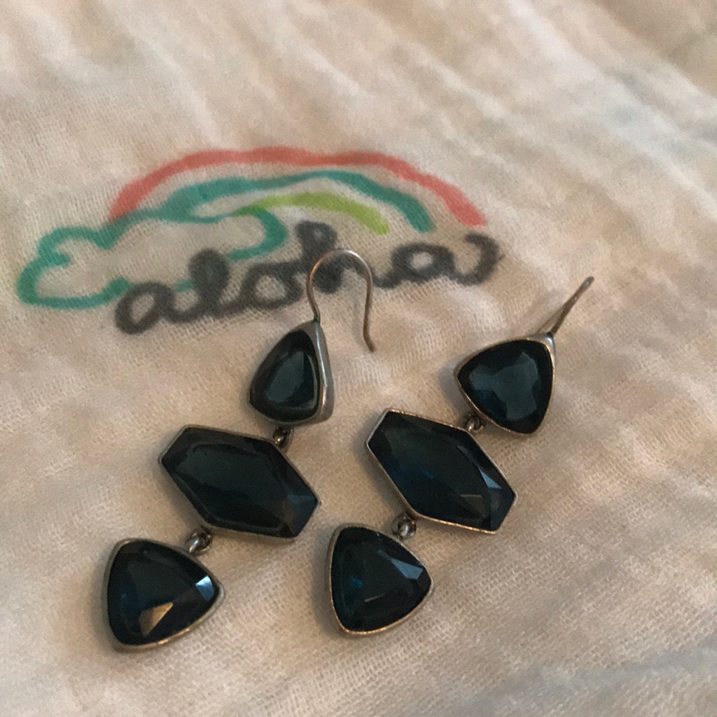 Kenneth Cole Reaction Earrings 15$